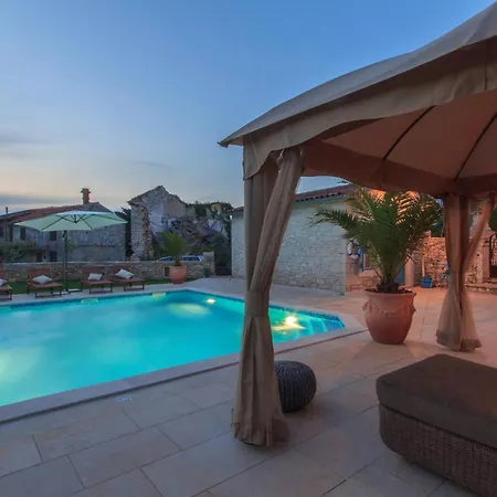Luxurious In Casa de Férias